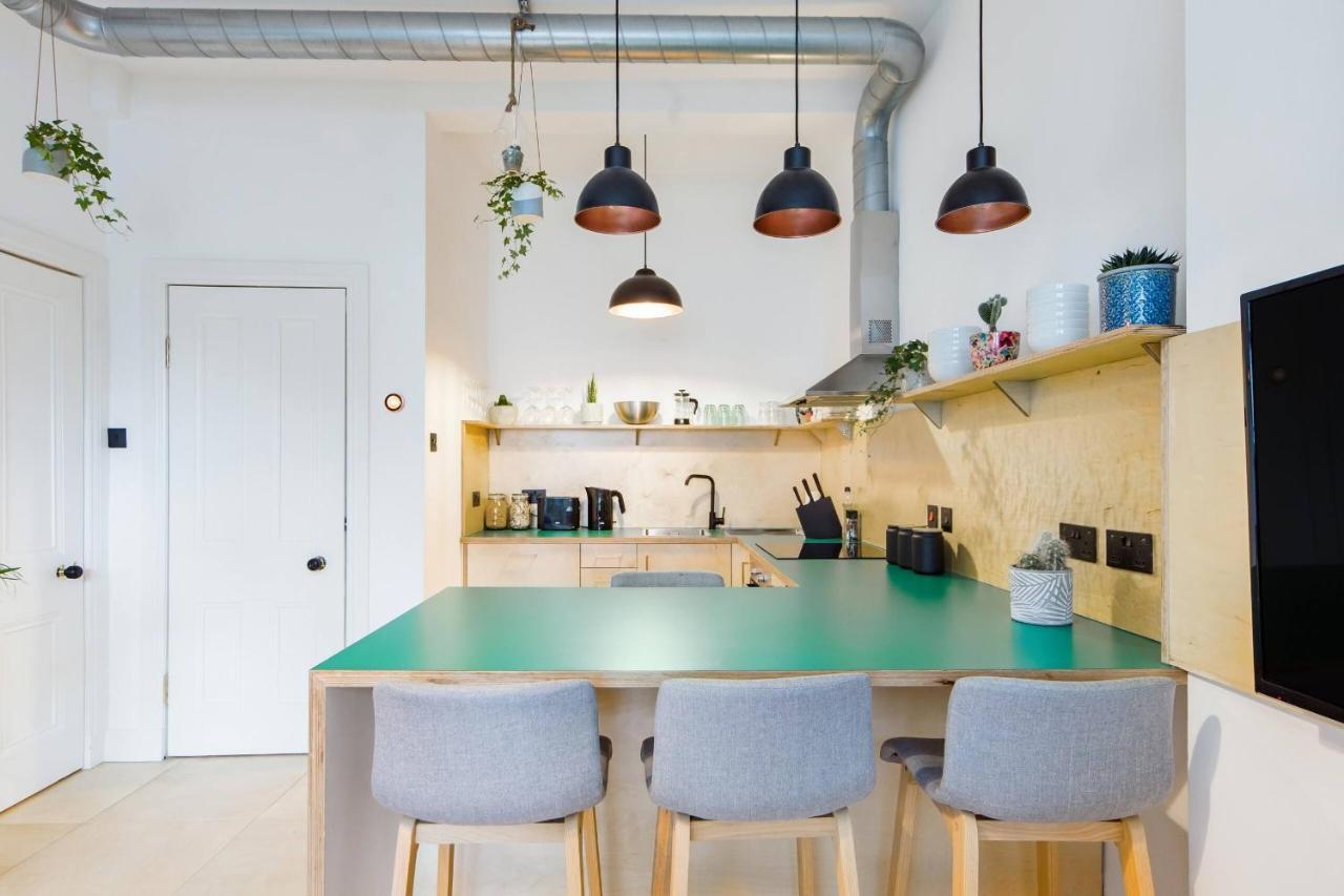 The Plywood Flat, Modern Style In A Traditional Tenement Edimburgo Exterior foto