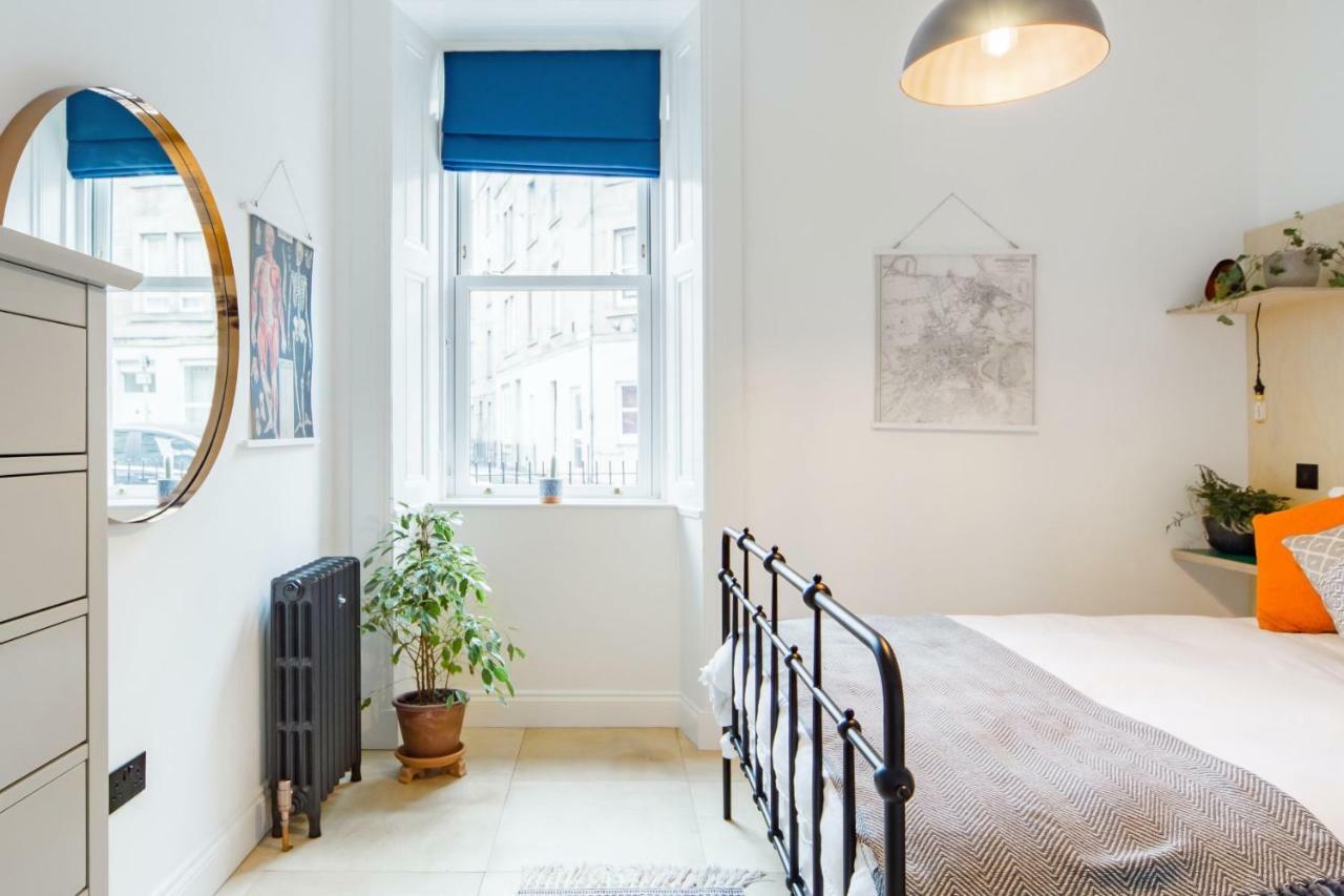 The Plywood Flat, Modern Style In A Traditional Tenement Edimburgo Exterior foto